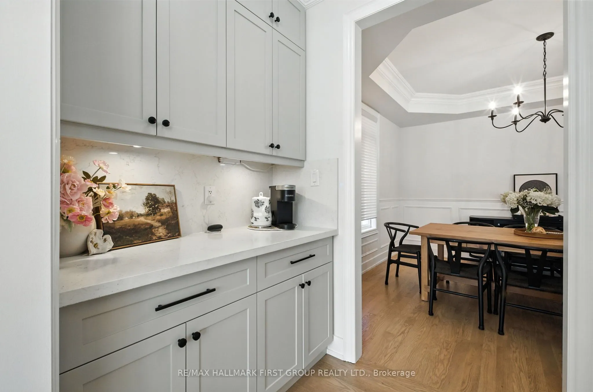 2318 Canterbury Crescent