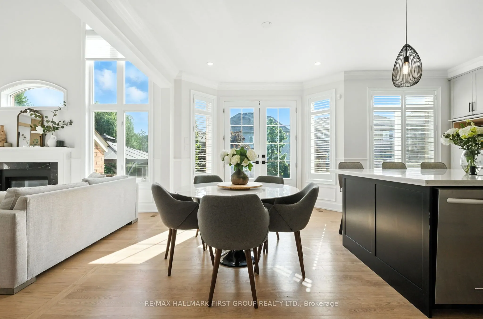 2318 Canterbury Crescent