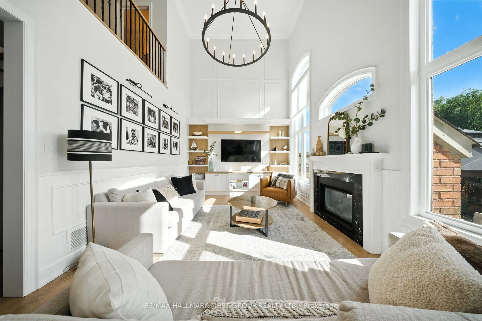 2318 Canterbury Crescent