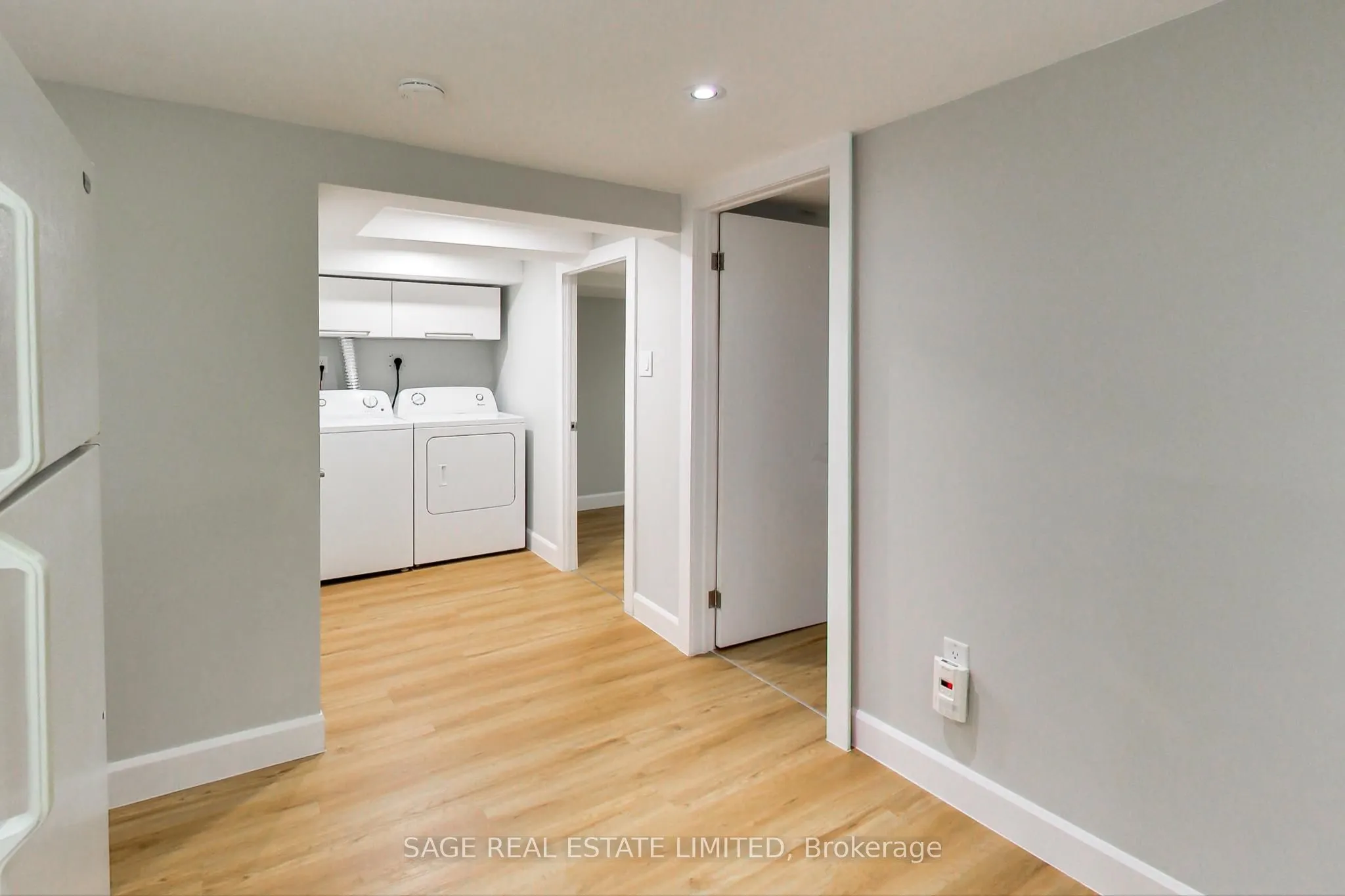 2505 Gerrard Street E, #Lower