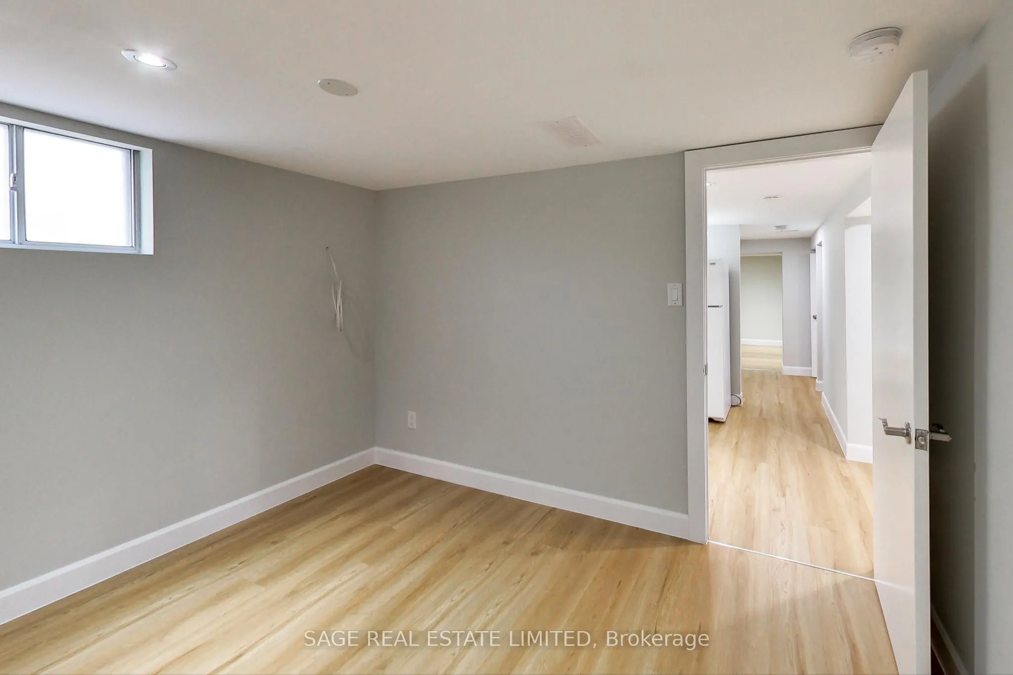 2505 Gerrard Street E, #Lower