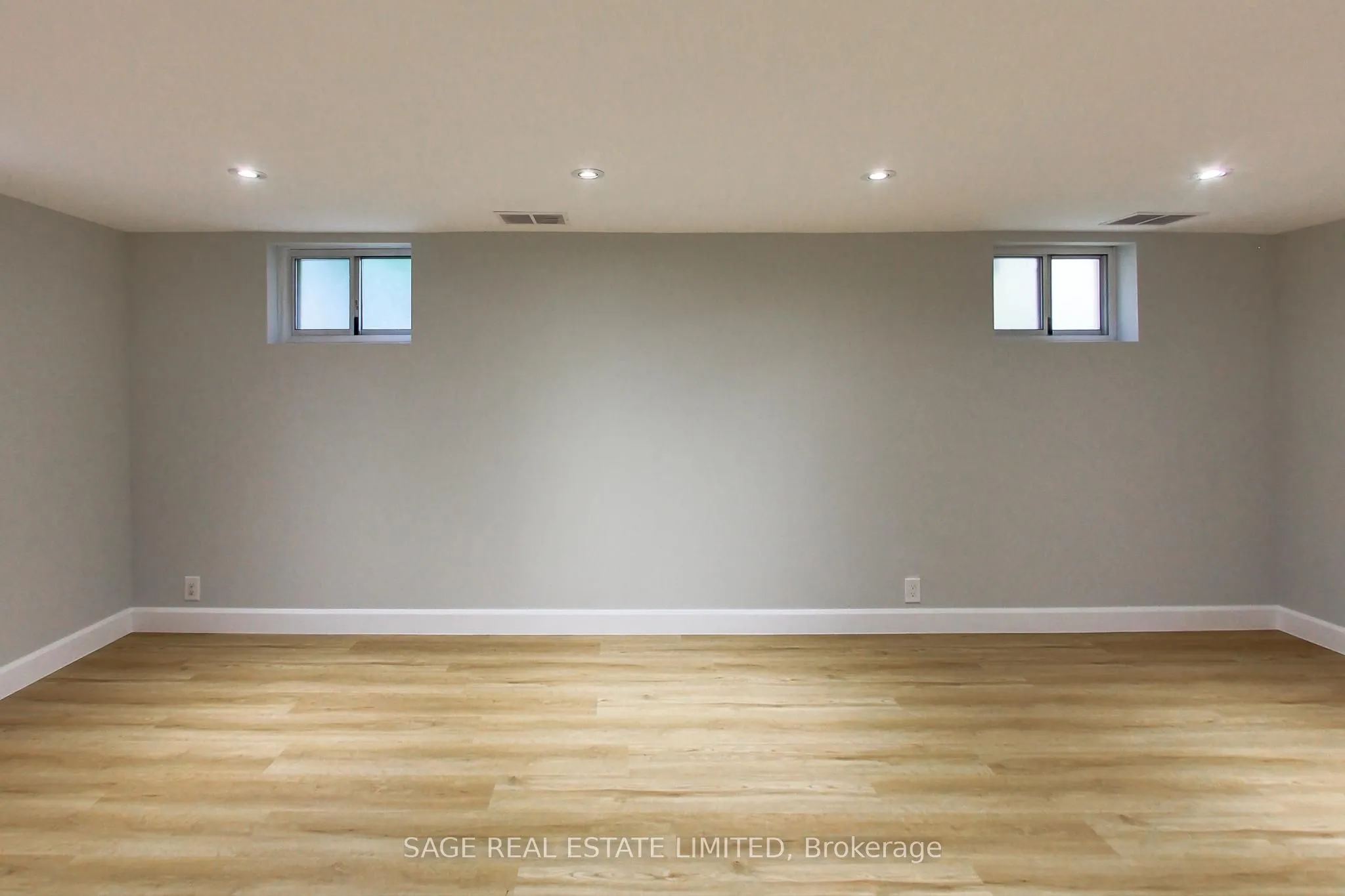 2505 Gerrard Street E, #Lower