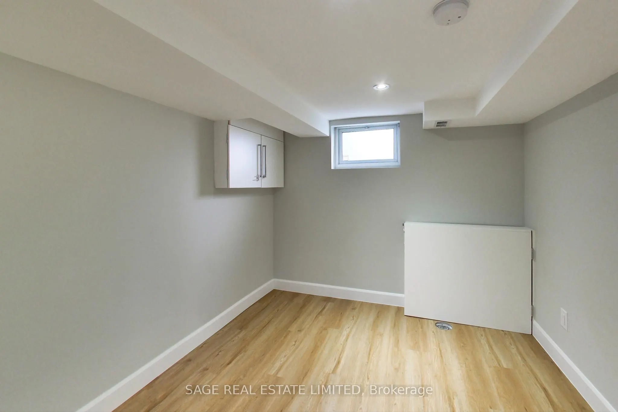 2505 Gerrard Street E, #Lower