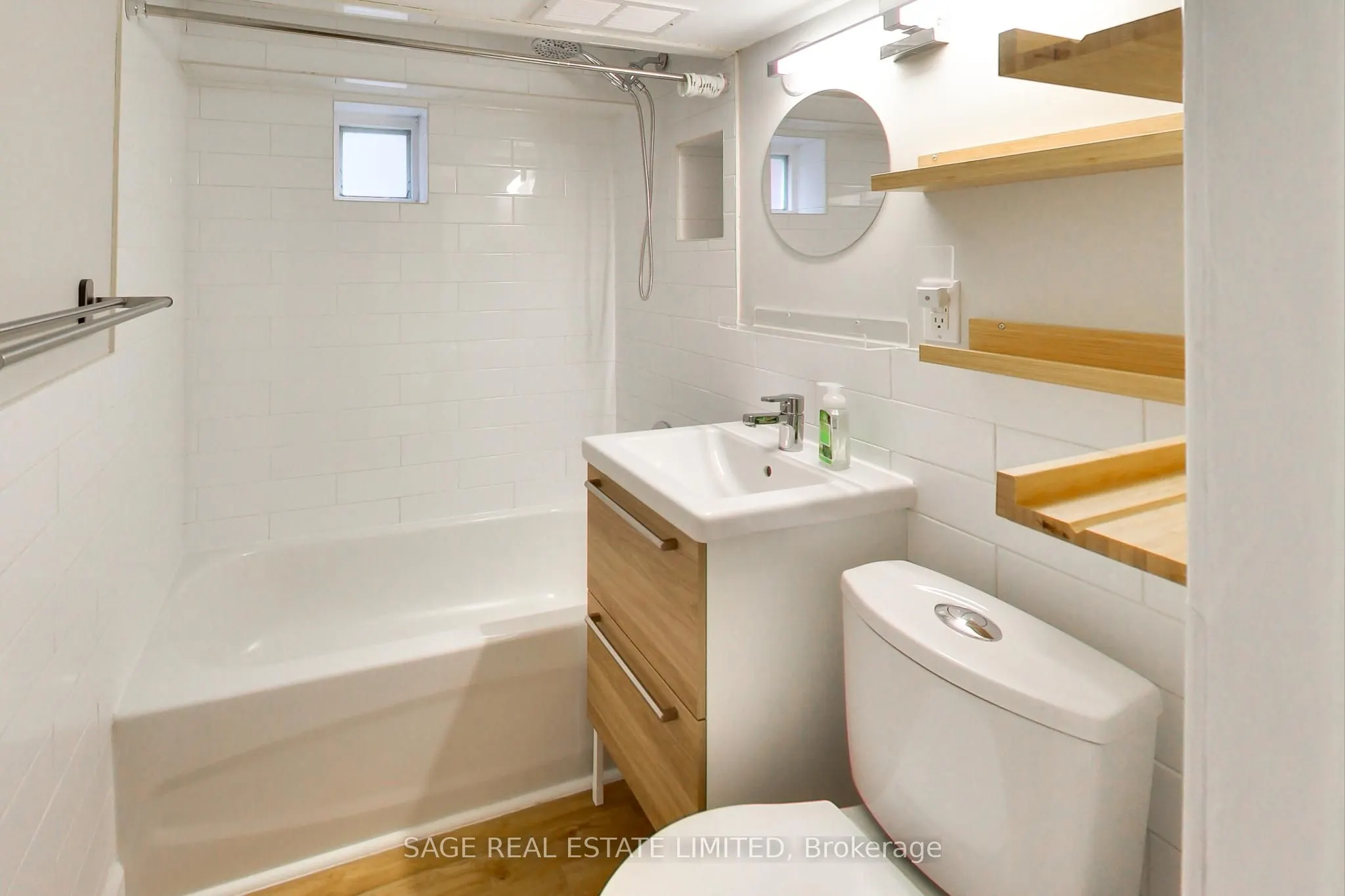 2505 Gerrard Street E, #Lower