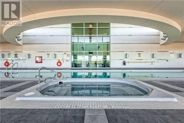 36 Lee Centre Drive E, #2015