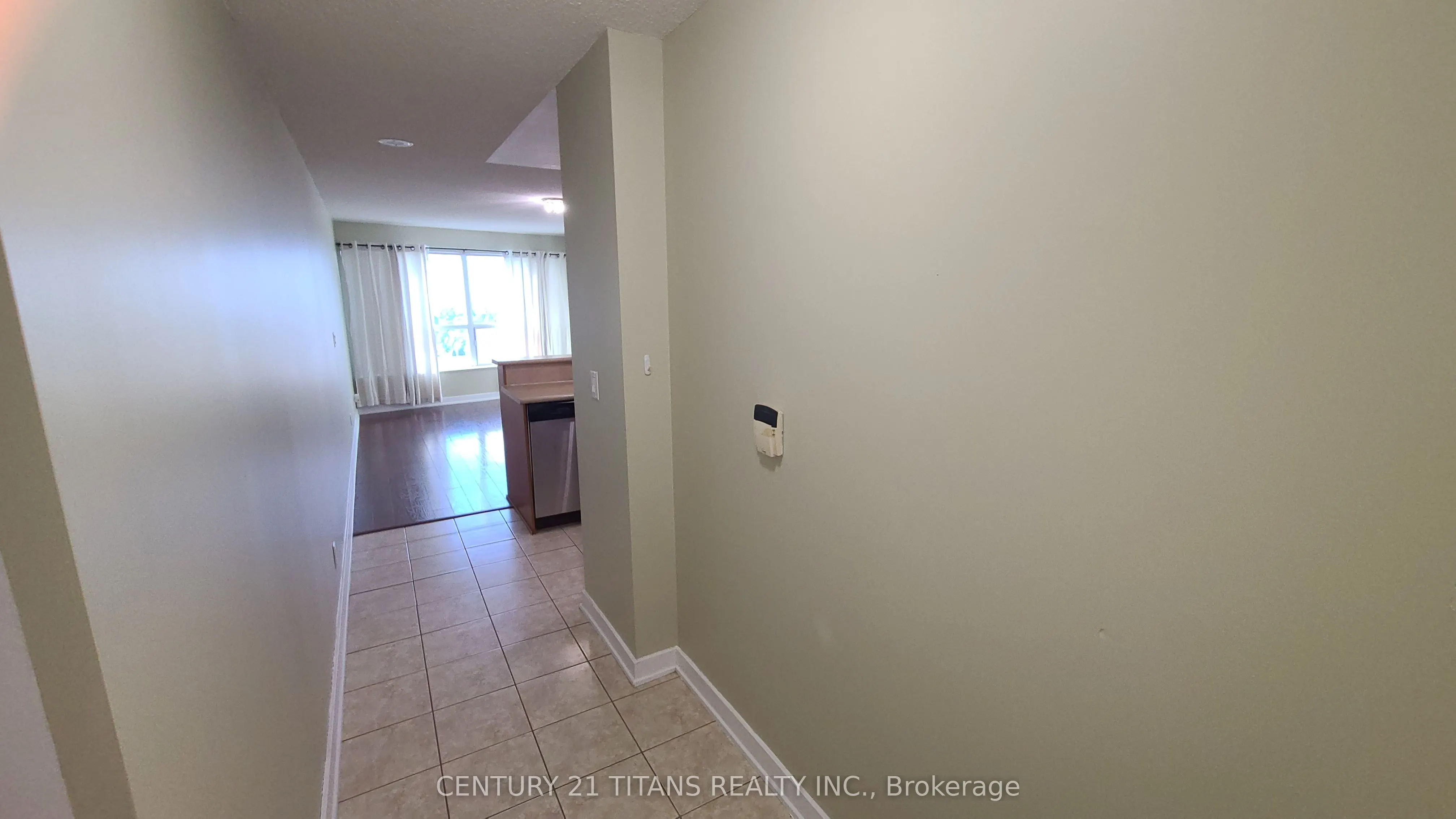 36 Lee Centre Drive E, #2015