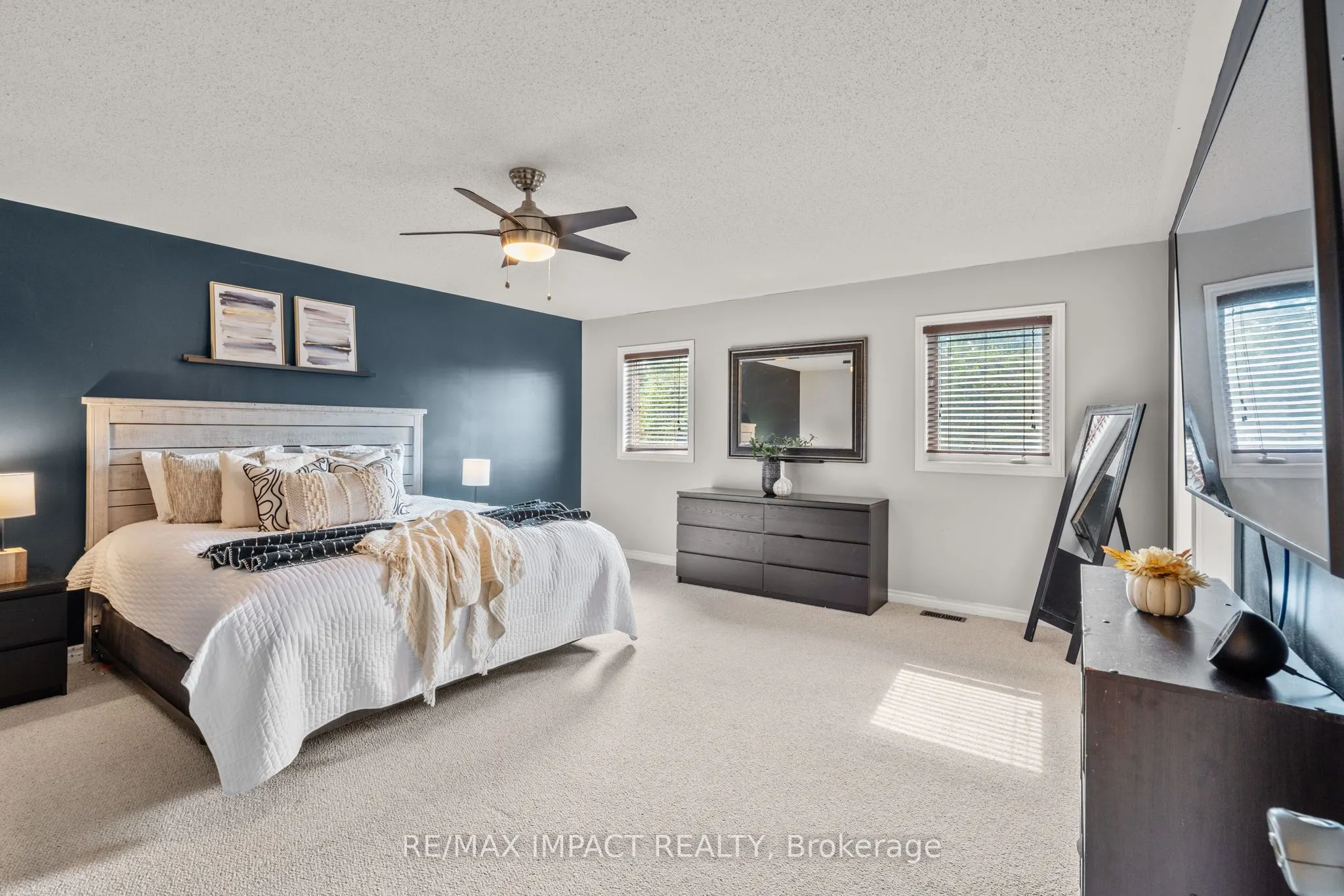 376 West Scugog Lane