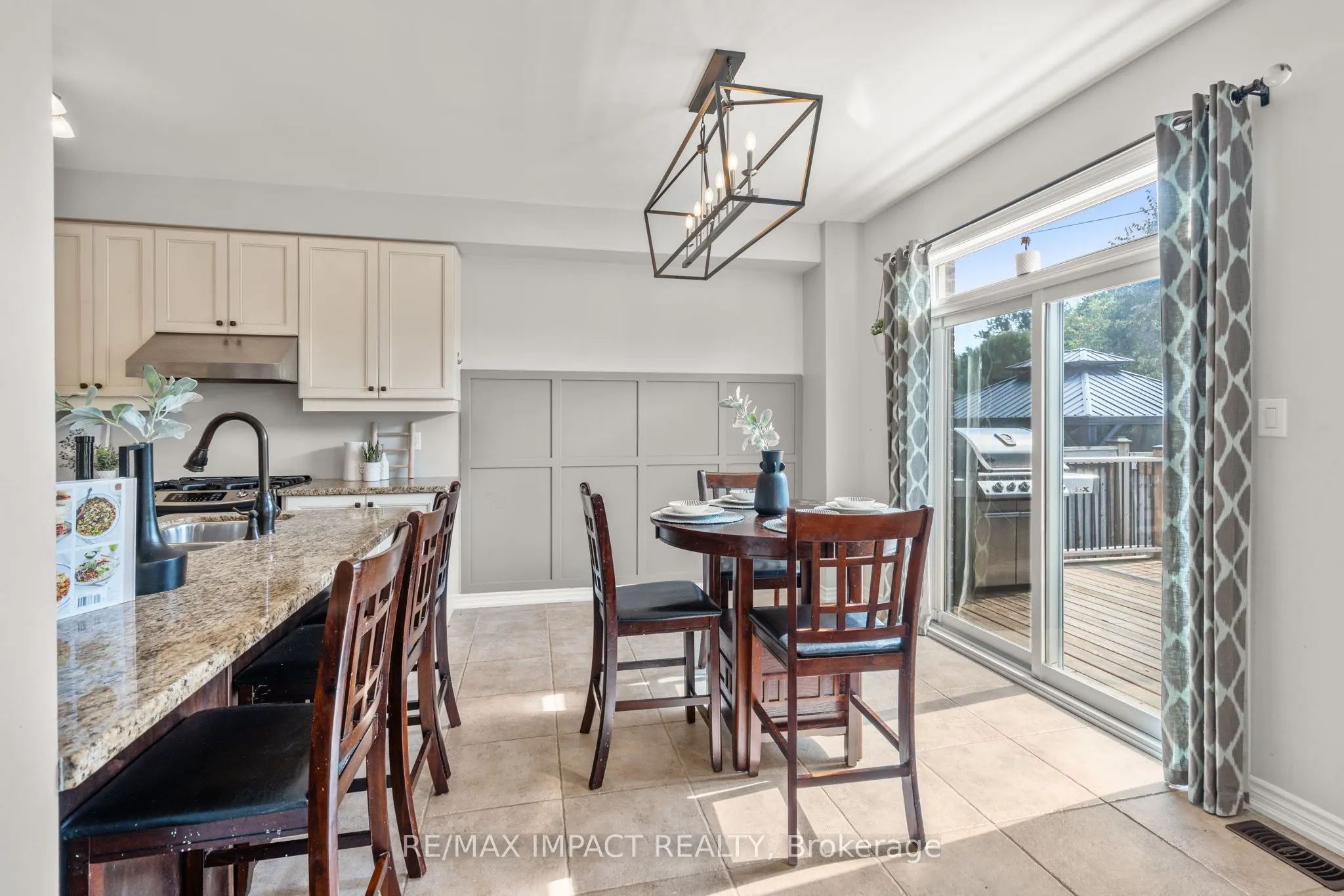 376 West Scugog Lane