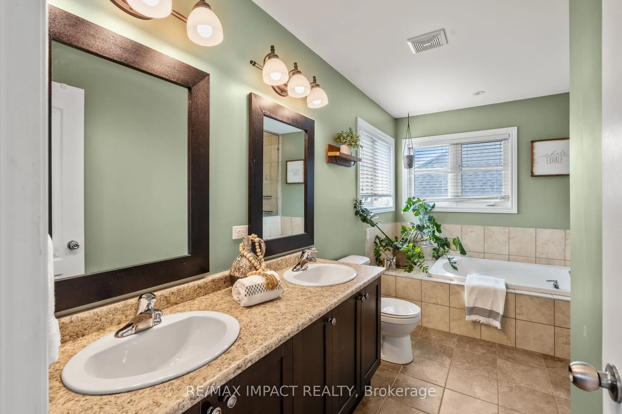 376 West Scugog Lane