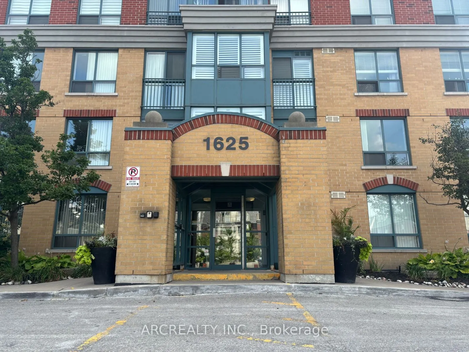 1625 Pickering Parkway, #206