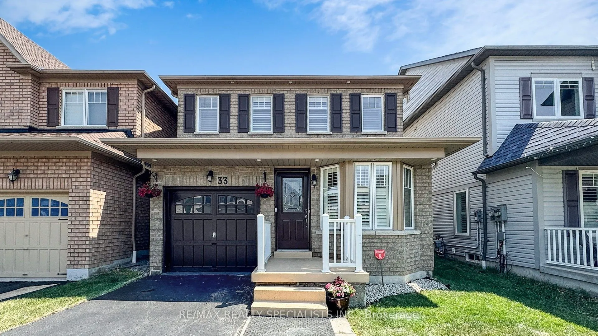 33 Donlevy Crescent