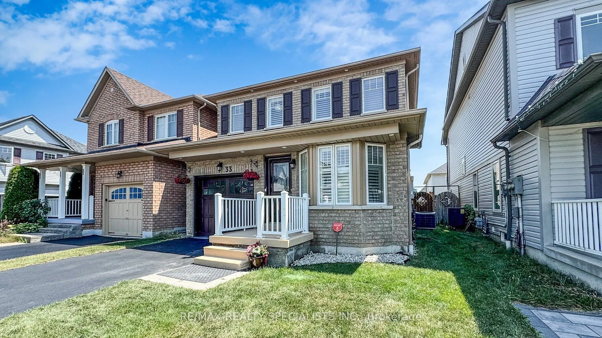 33 Donlevy Crescent
