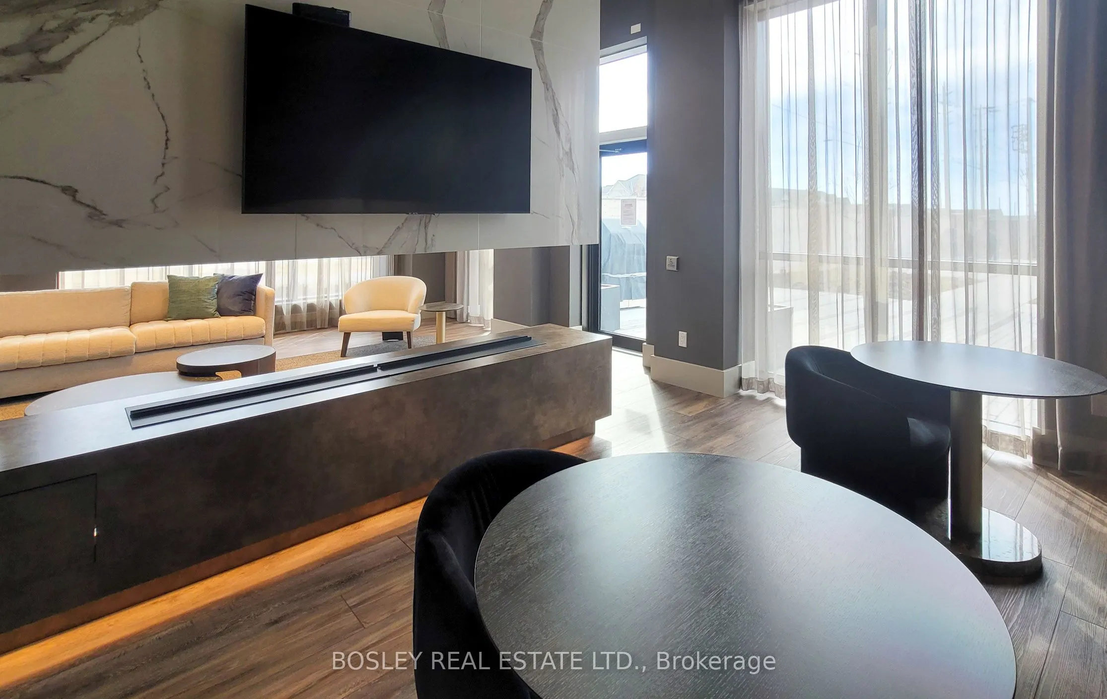 2550 Simcoe Street N, #2119