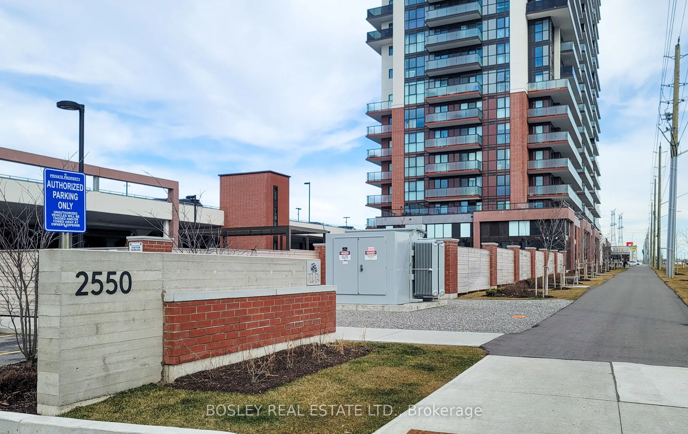 2550 Simcoe Street N, #2119