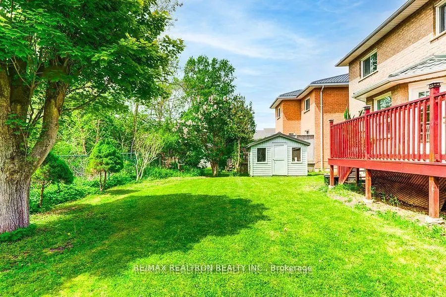 23 White Avenue