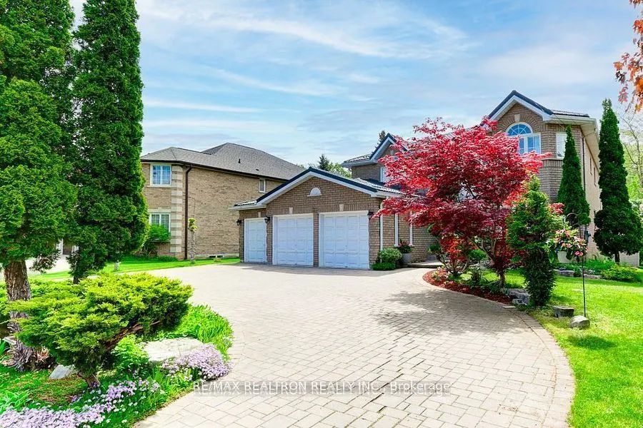 23 White Avenue
