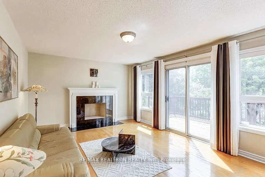 23 White Avenue