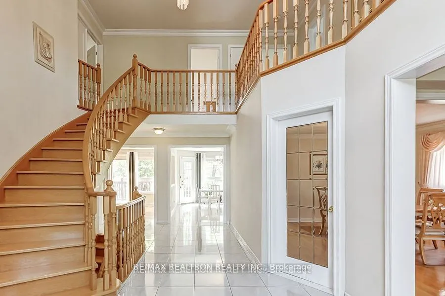 23 White Avenue