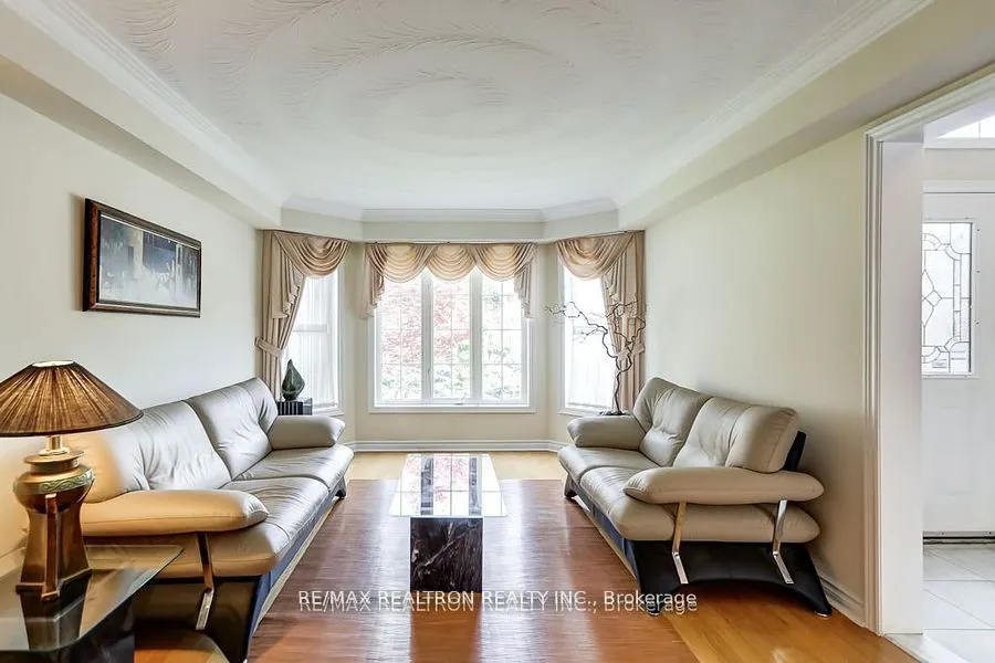 23 White Avenue