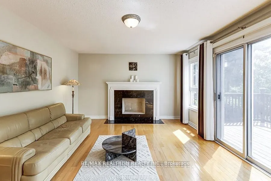 23 White Avenue