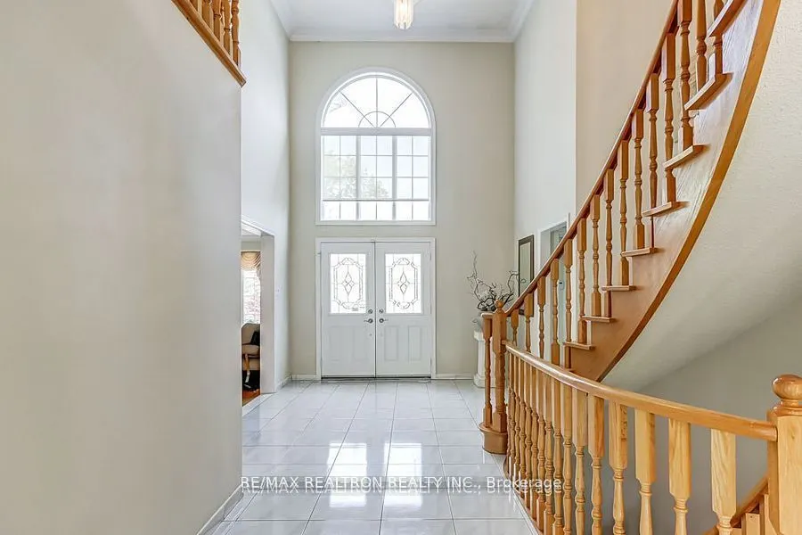 23 White Avenue