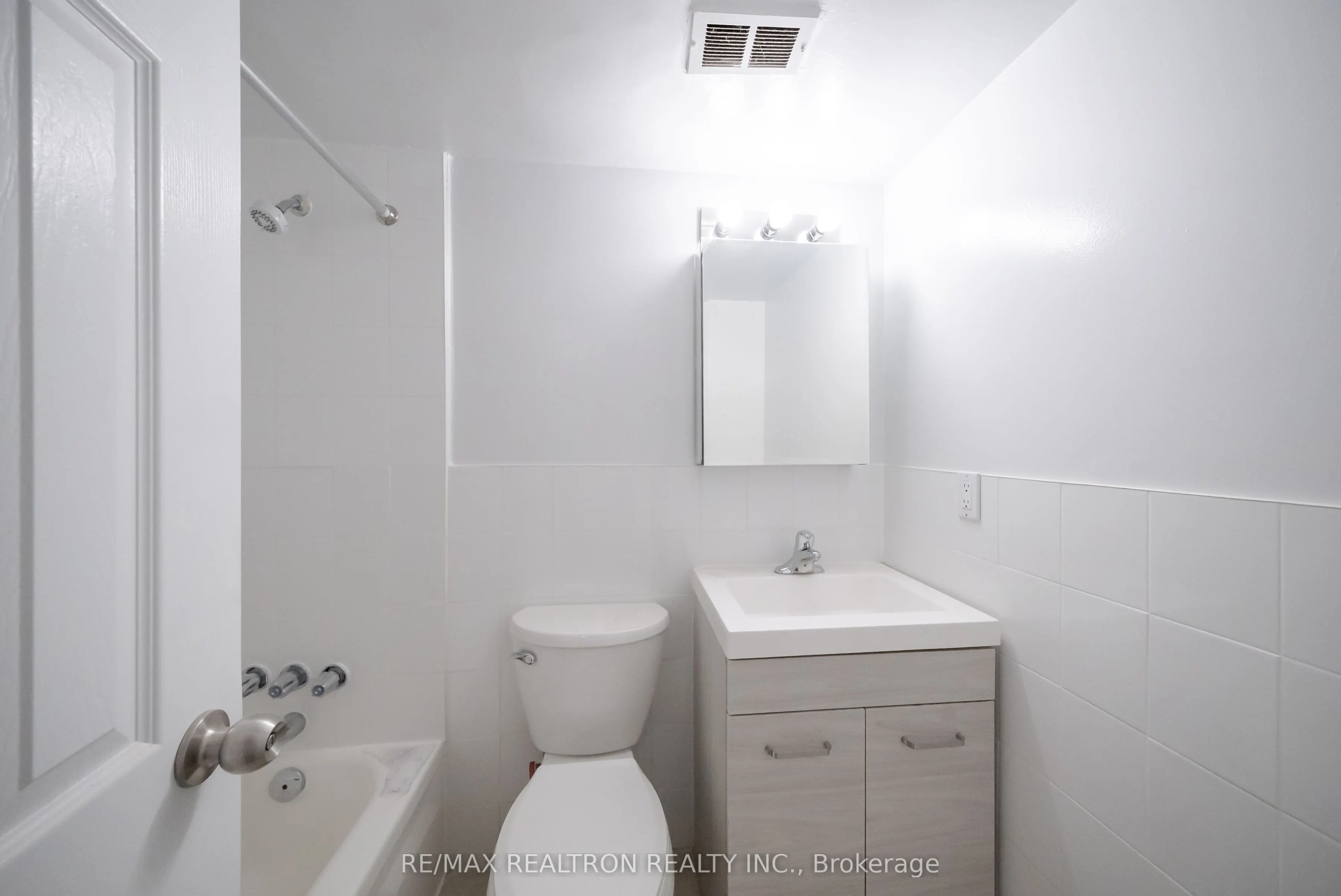 5 Glamorgan Avenue, #112
