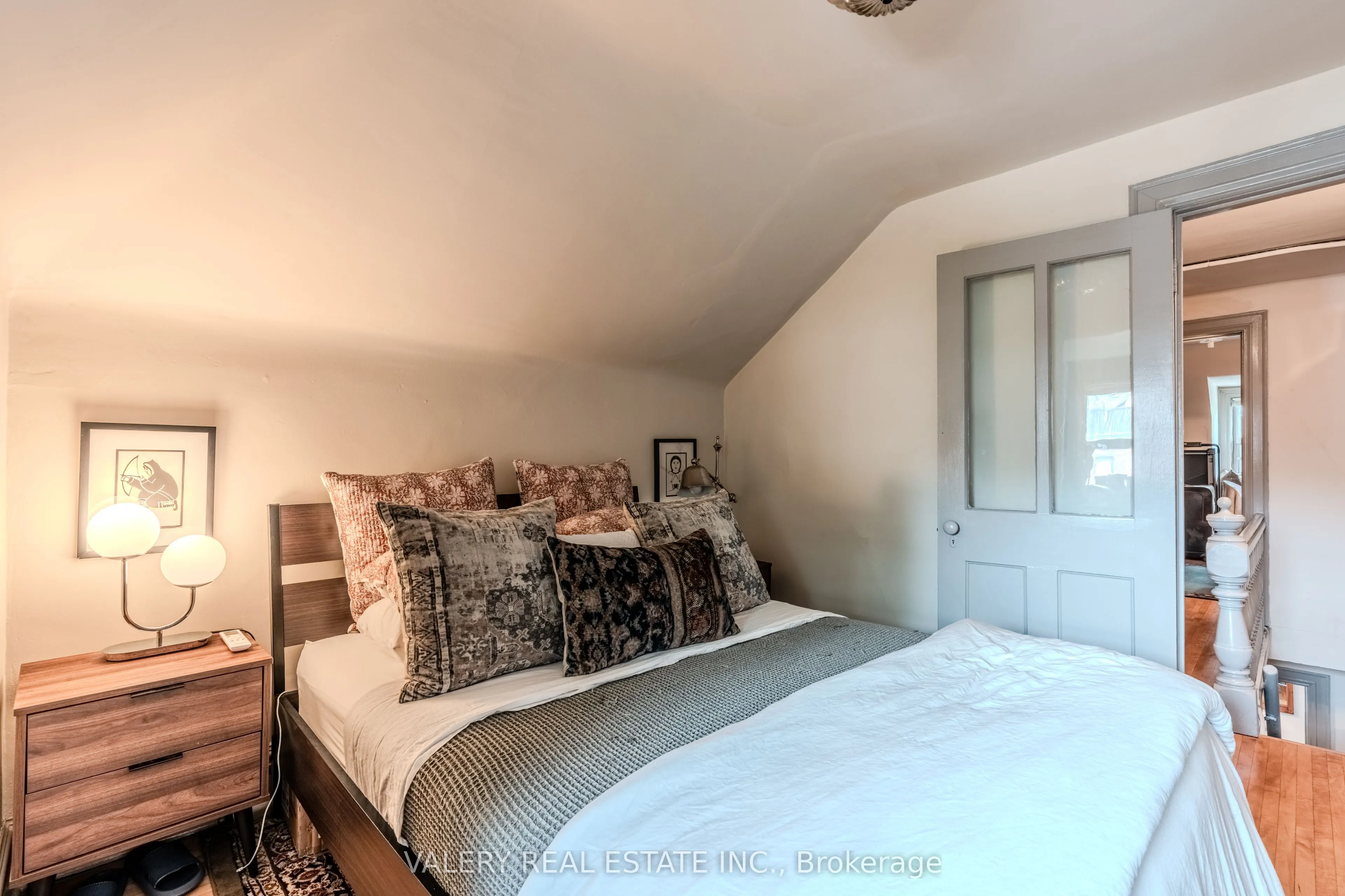 154 Victor Avenue, #Upper