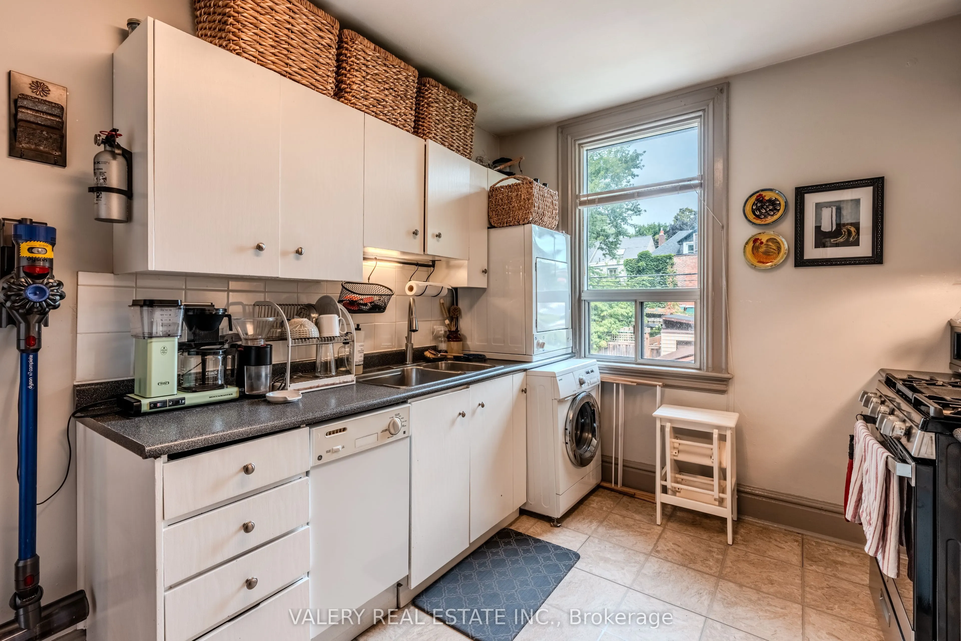 154 Victor Avenue, #Upper