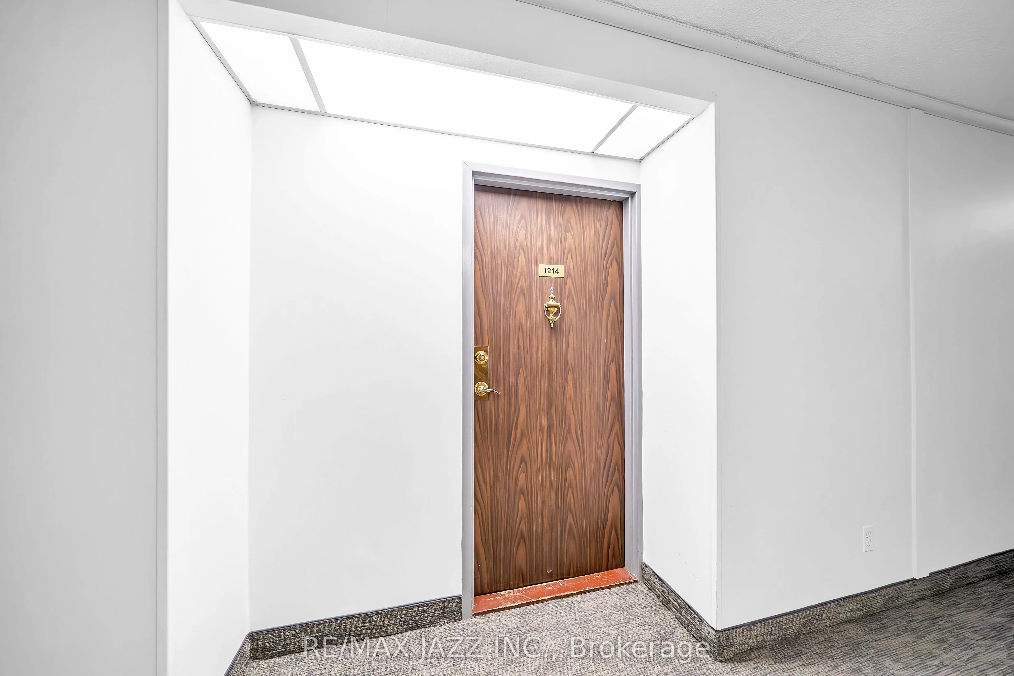 55 William Street E, #1214
