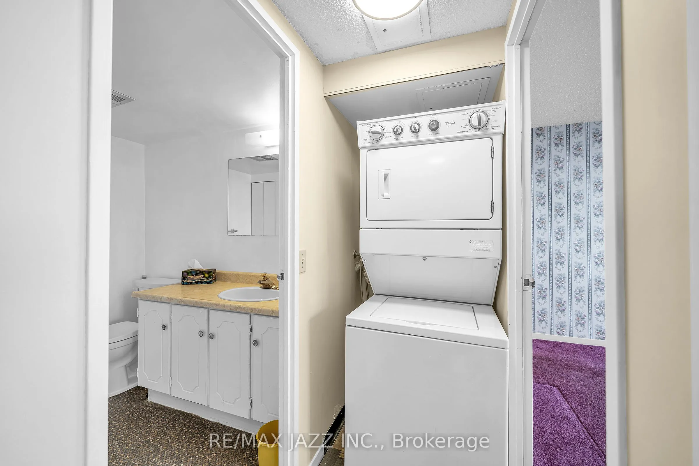 55 William Street E, #1214