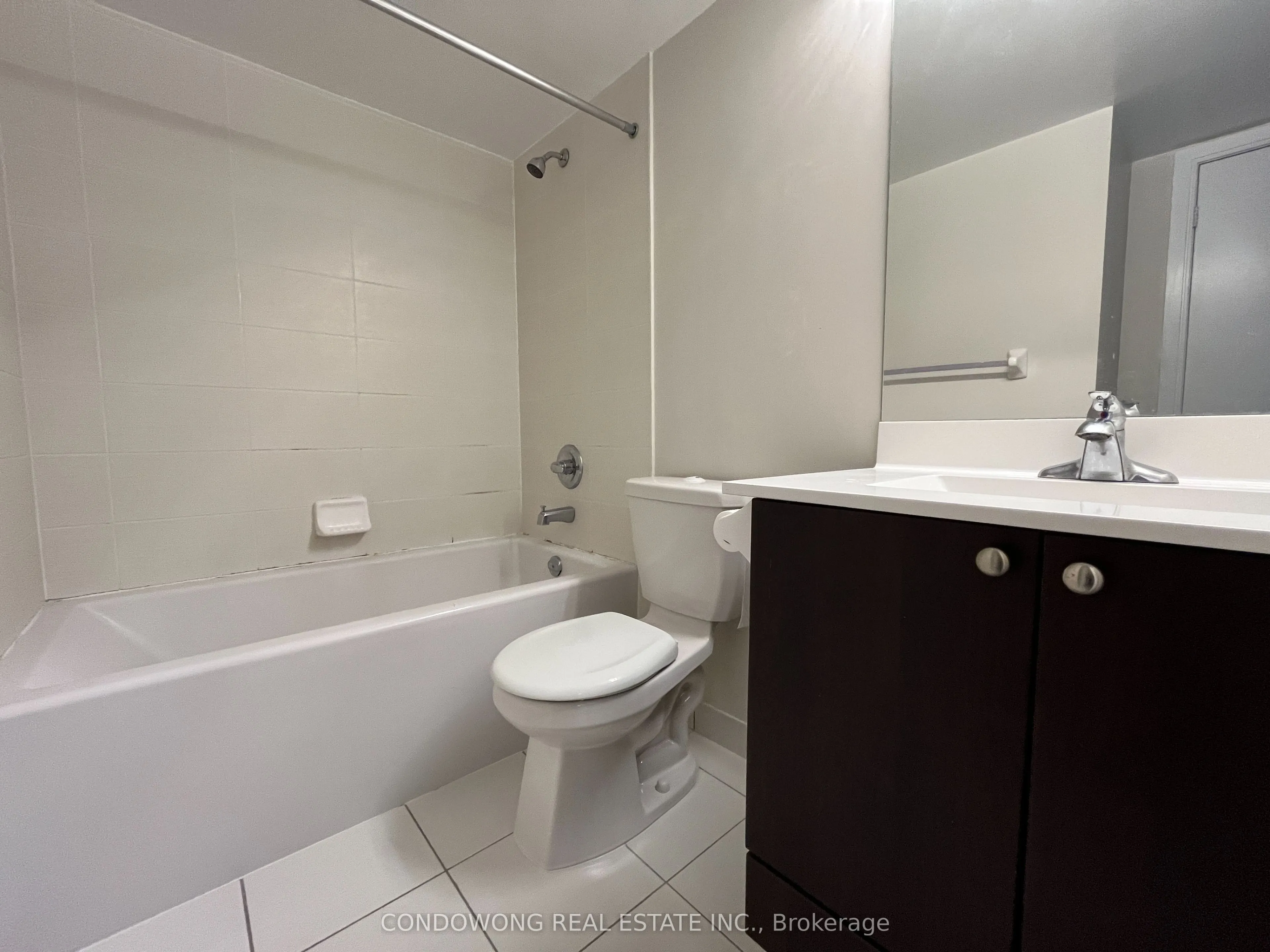 181 Village Green Square, #2321