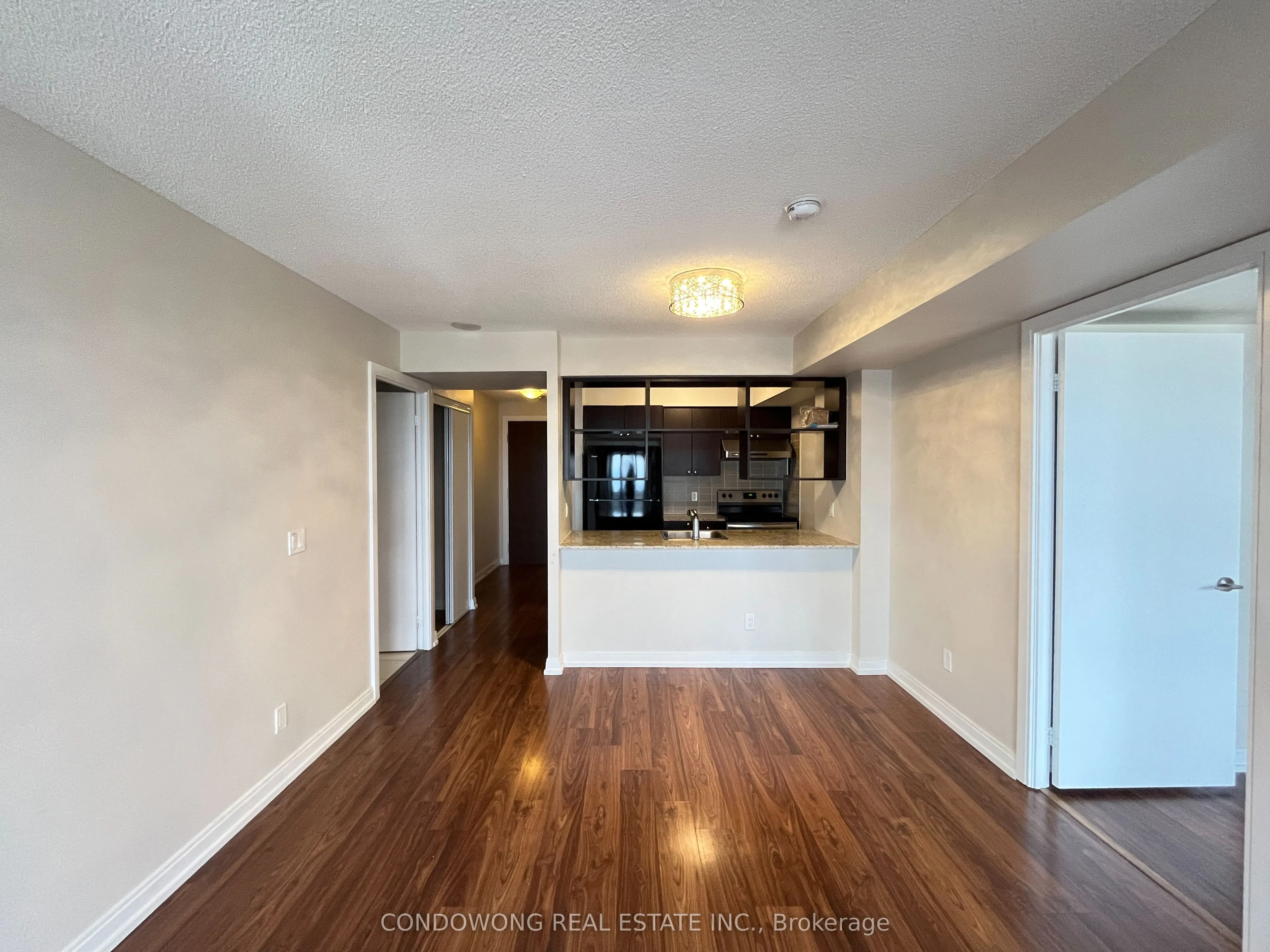 181 Village Green Square, #2321