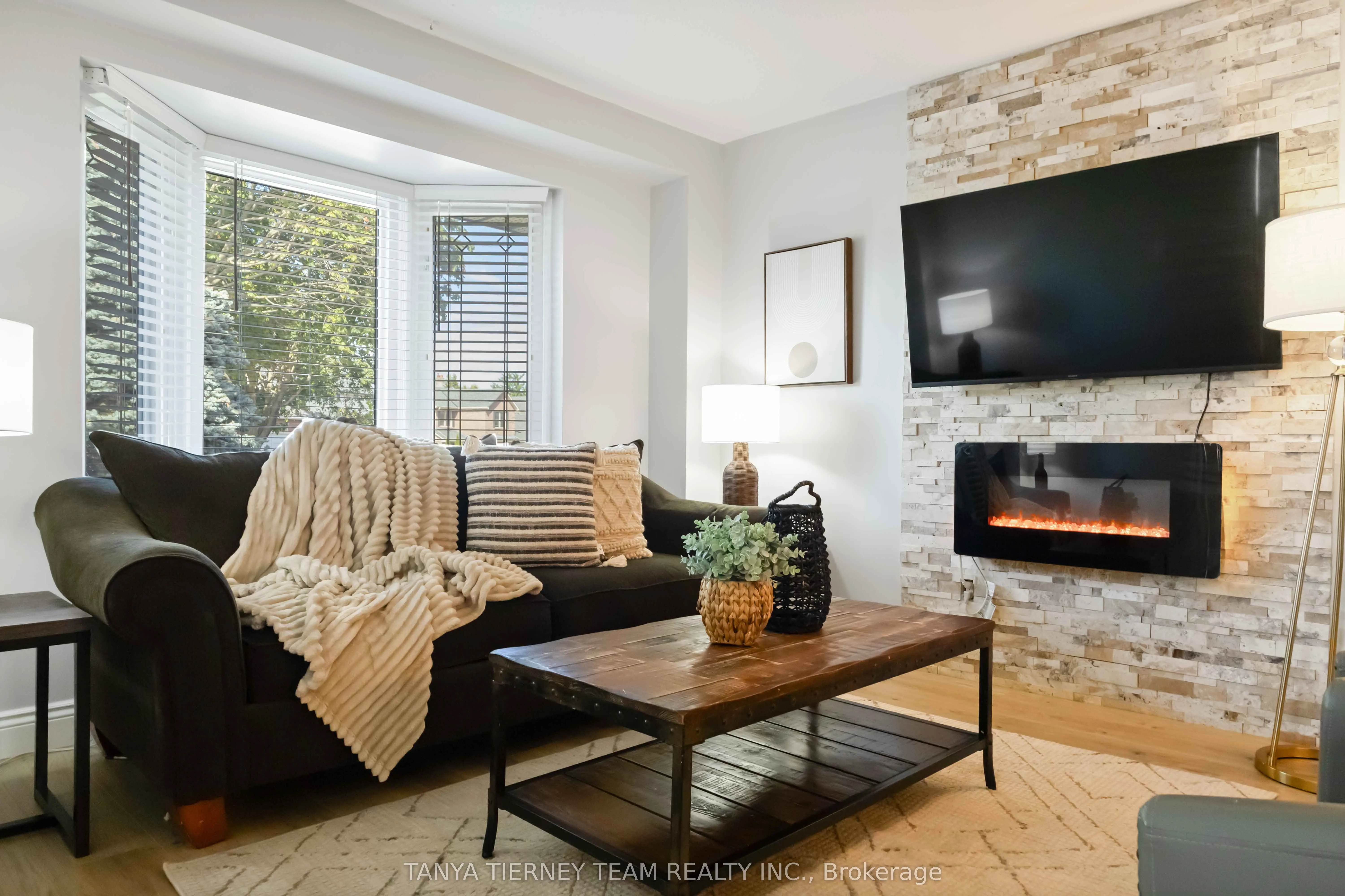 70 Canadian Oaks Drive