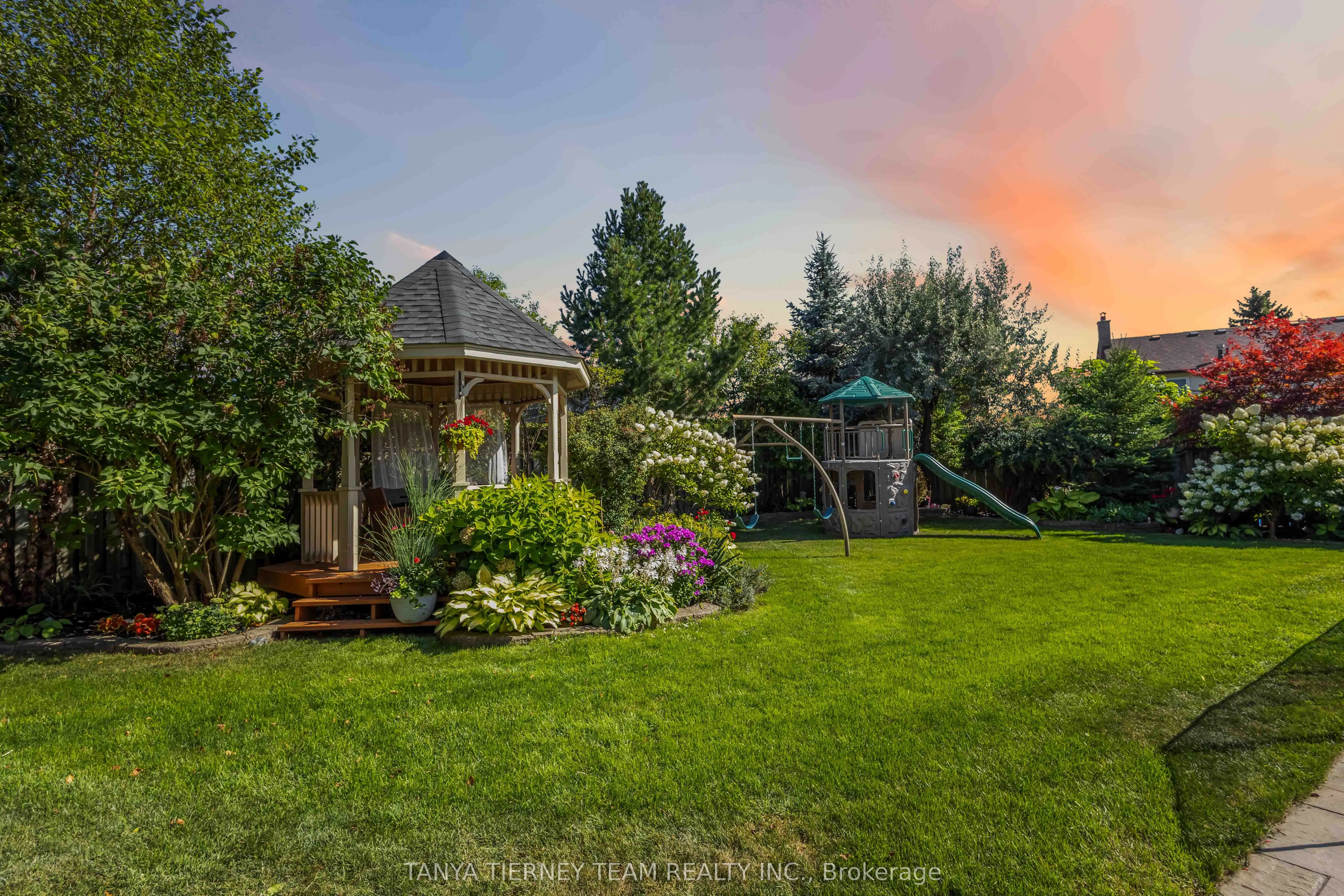 70 Canadian Oaks Drive
