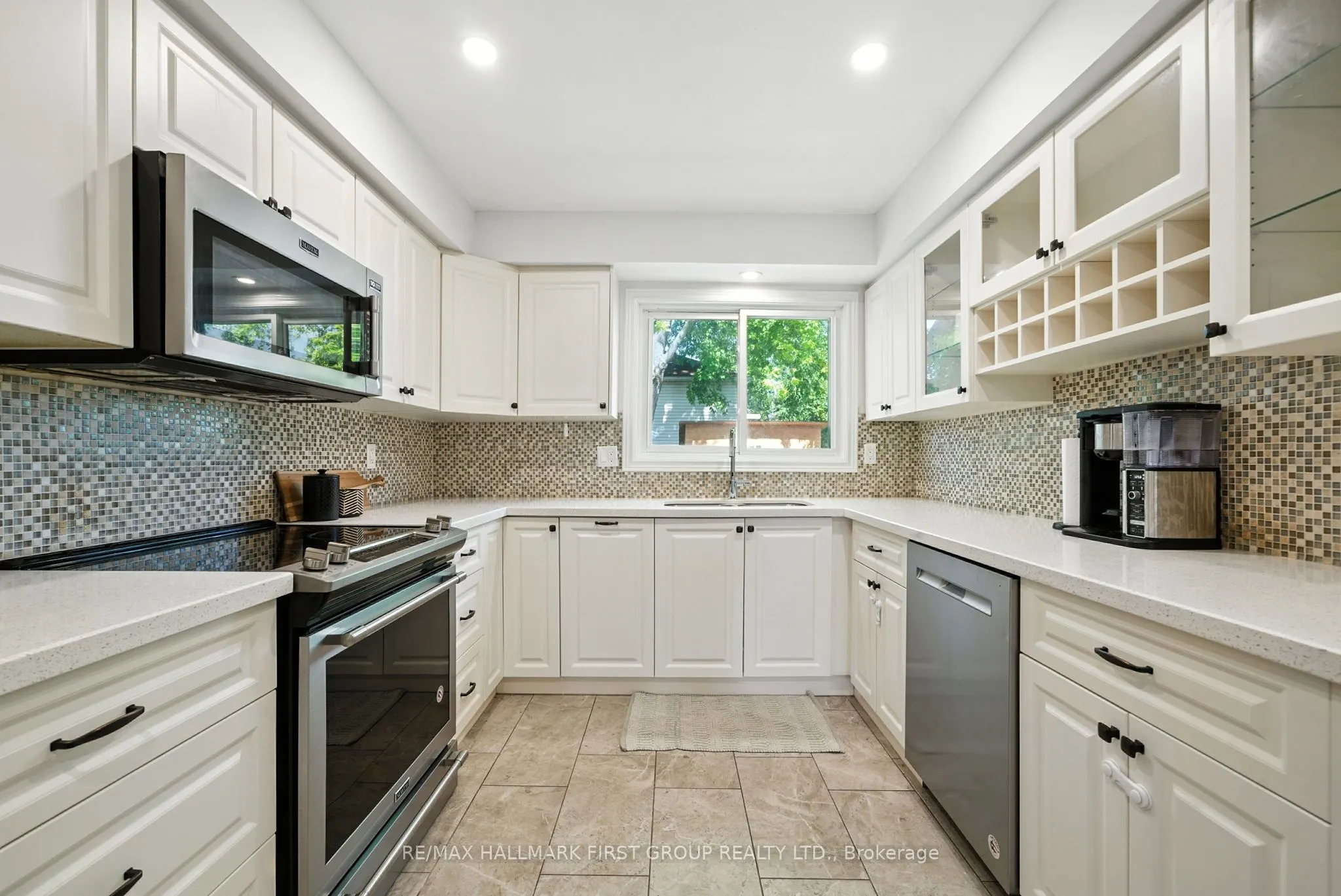 1387 Largo Crescent, #Upper