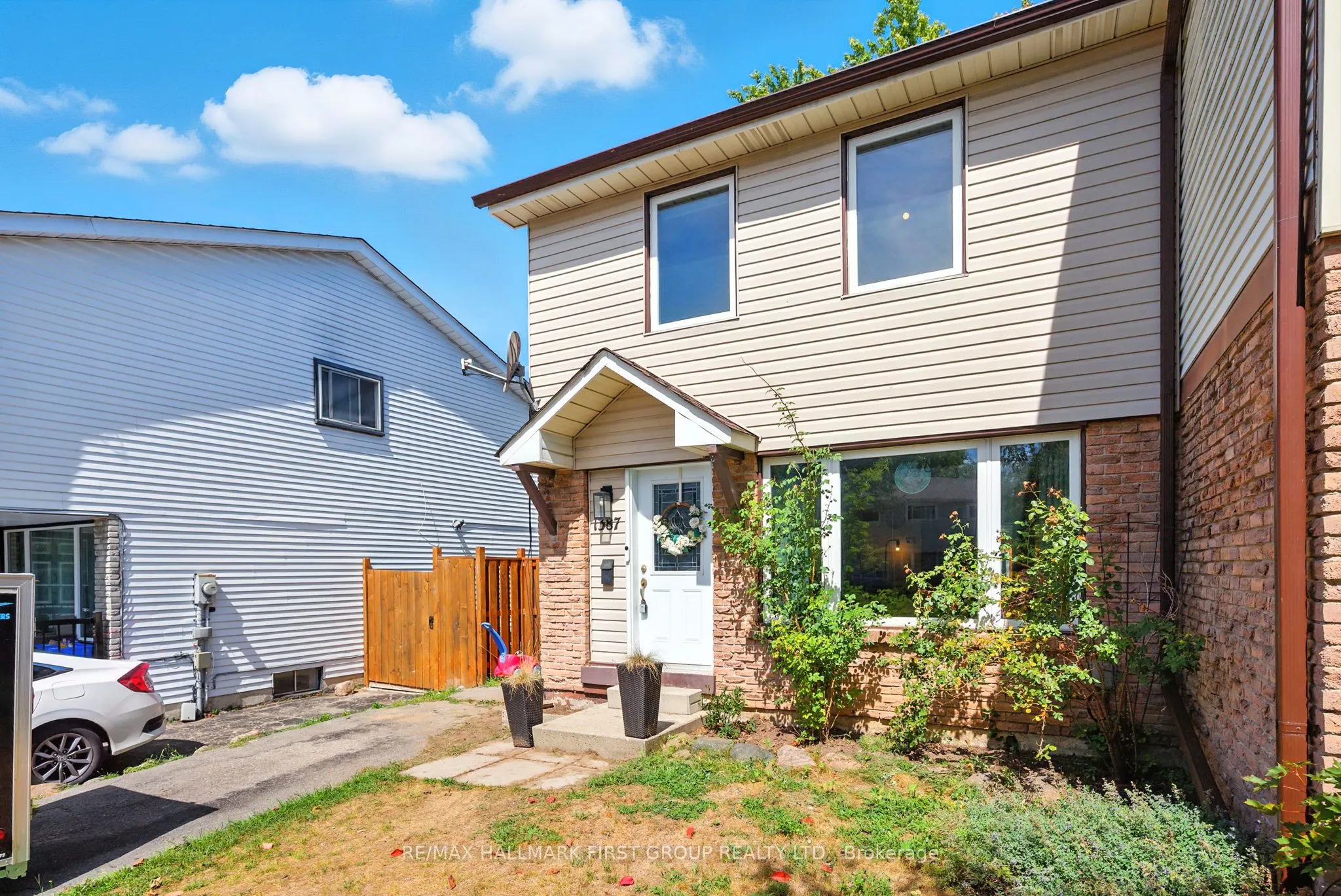 1387 Largo Crescent, #Upper