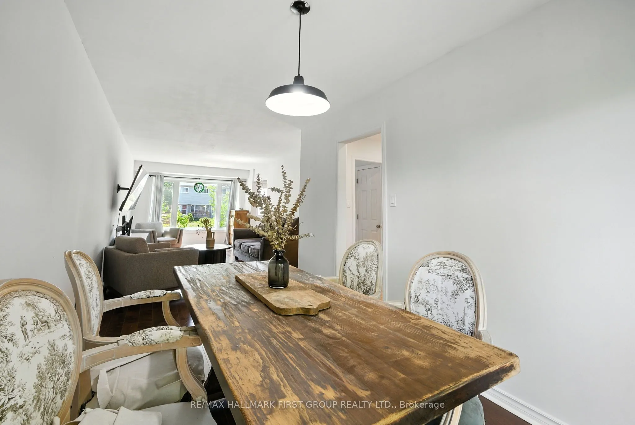 1387 Largo Crescent, #Upper