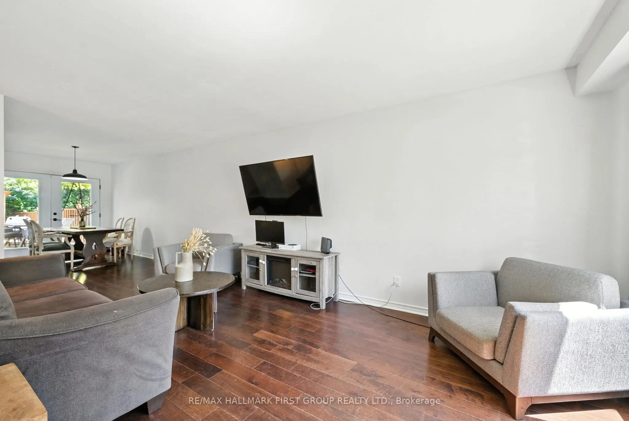 1387 Largo Crescent, #Upper