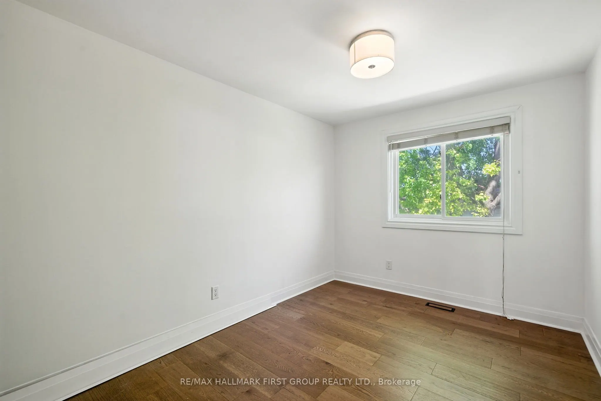 1387 Largo Crescent, #Upper