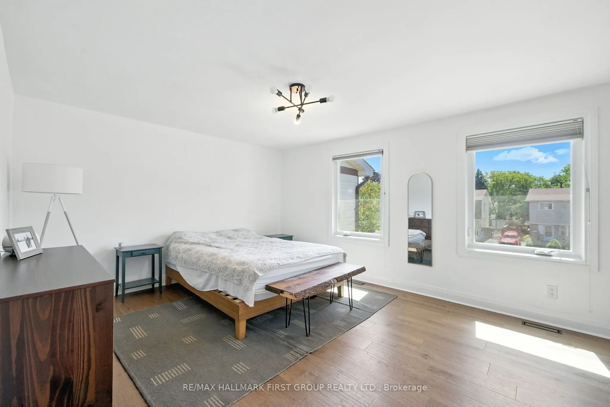 1387 Largo Crescent, #Upper