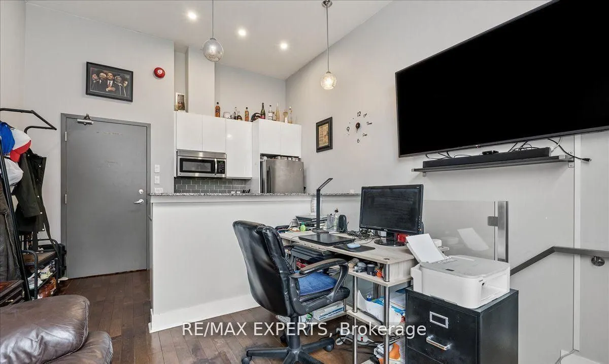 323 Kingston Road, #101
