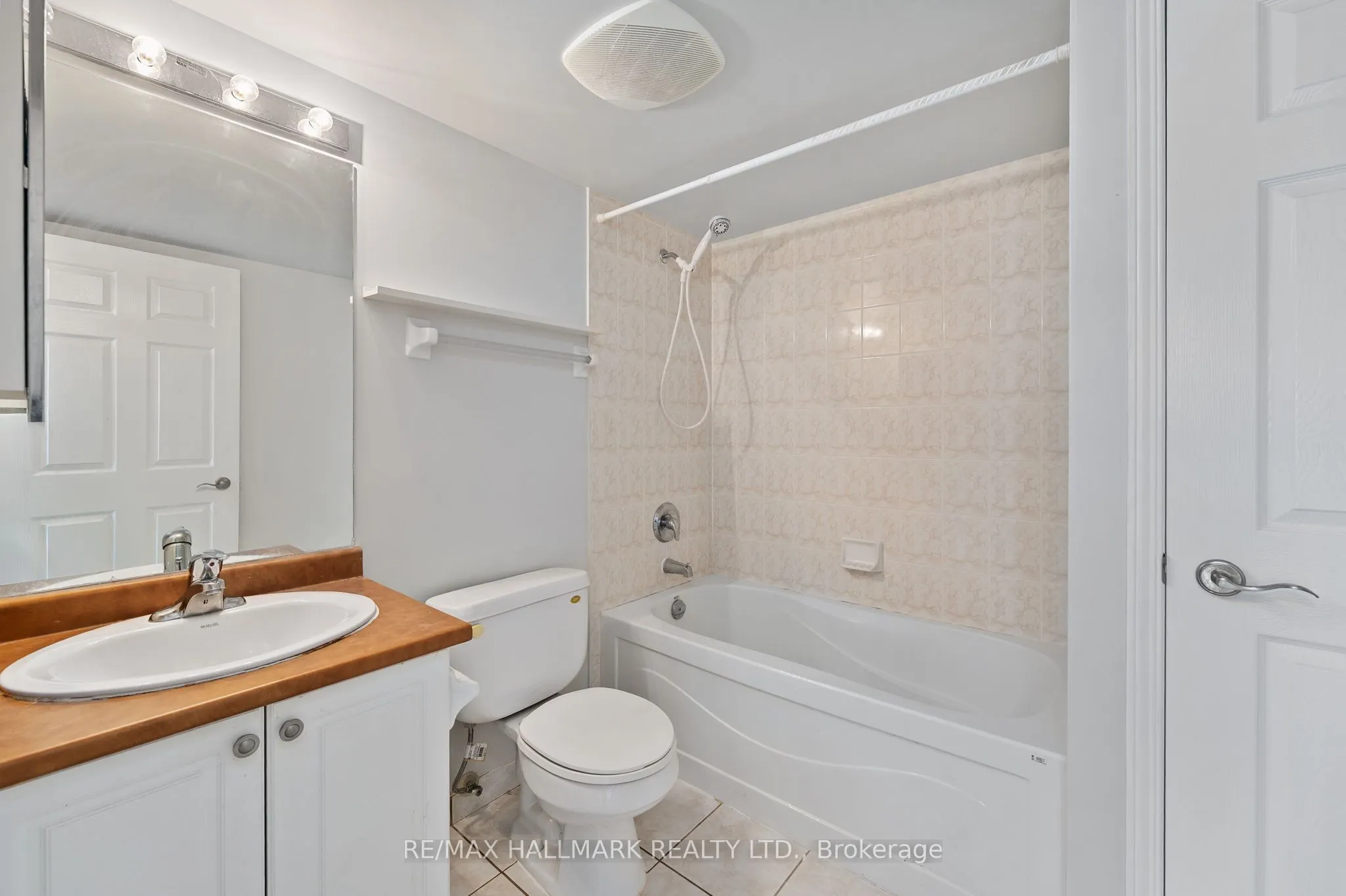 68 Grangeway Avenue, #909