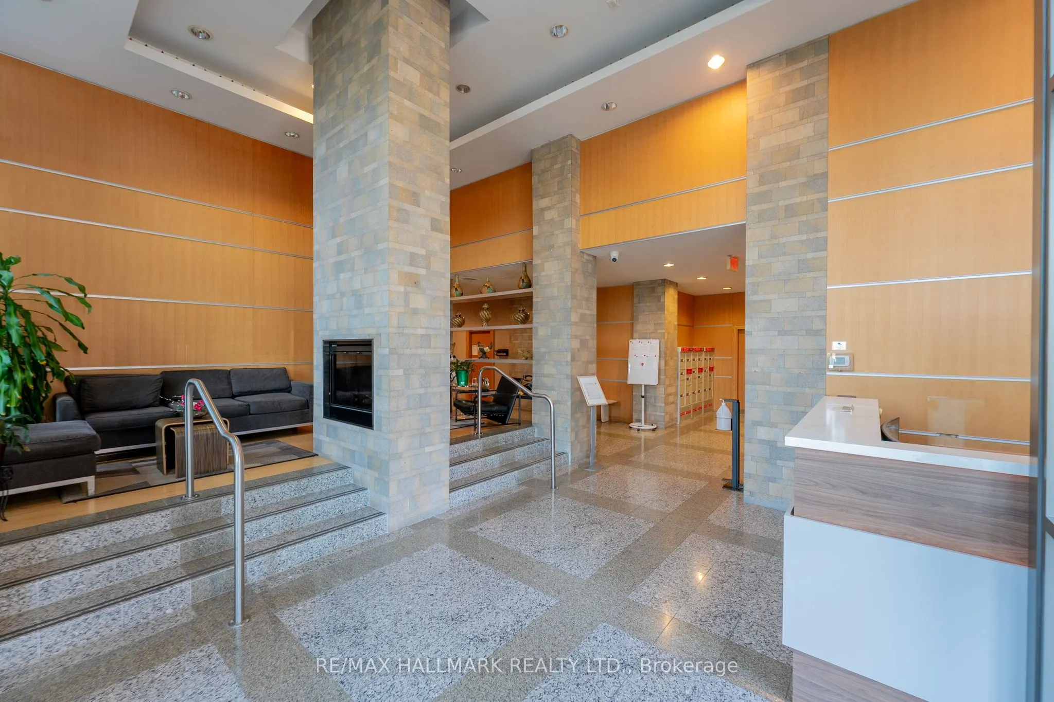 68 Grangeway Avenue, #909