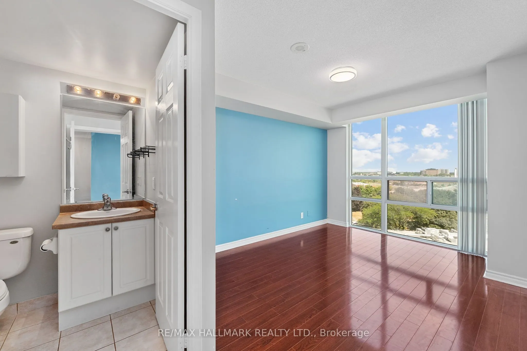68 Grangeway Avenue, #909