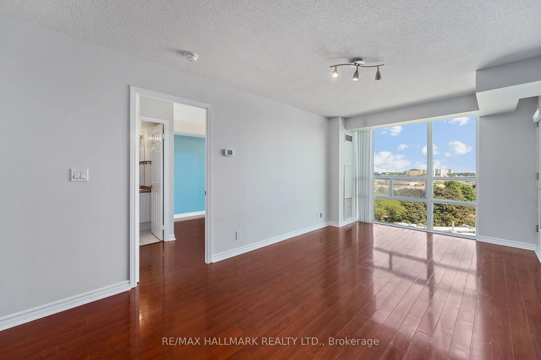 68 Grangeway Avenue, #909