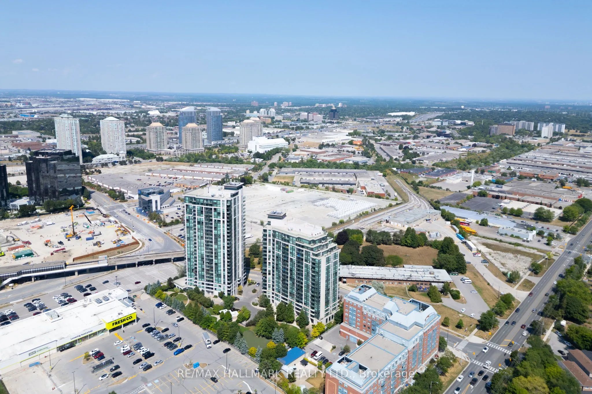 68 Grangeway Avenue, #909