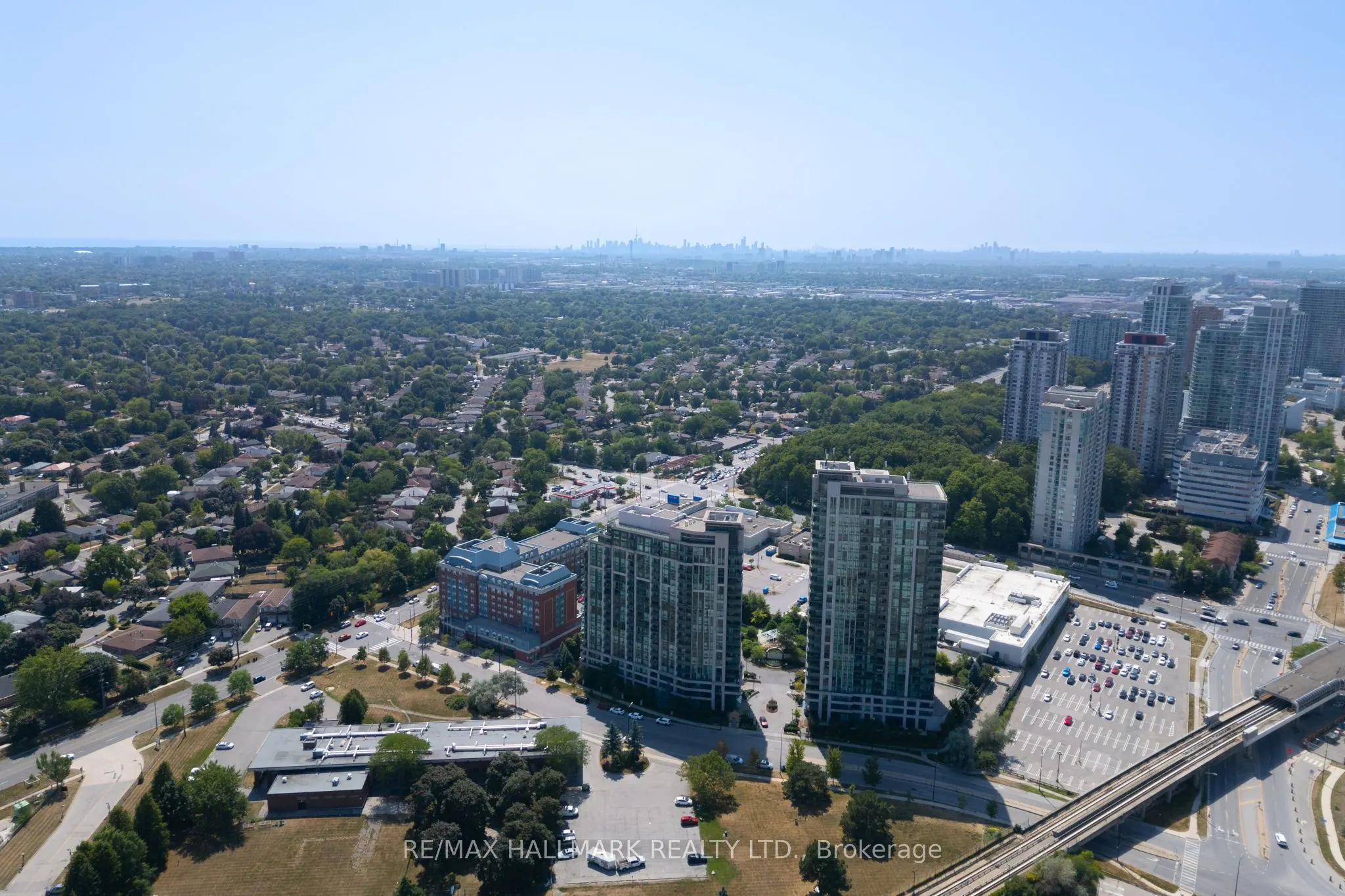 68 Grangeway Avenue, #909