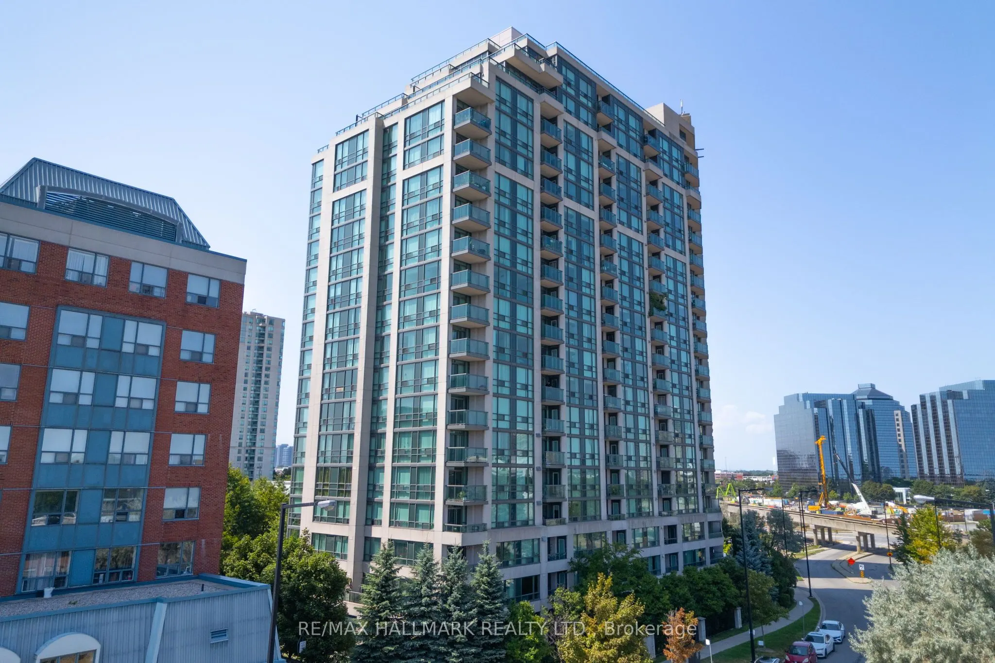 68 Grangeway Avenue, #909