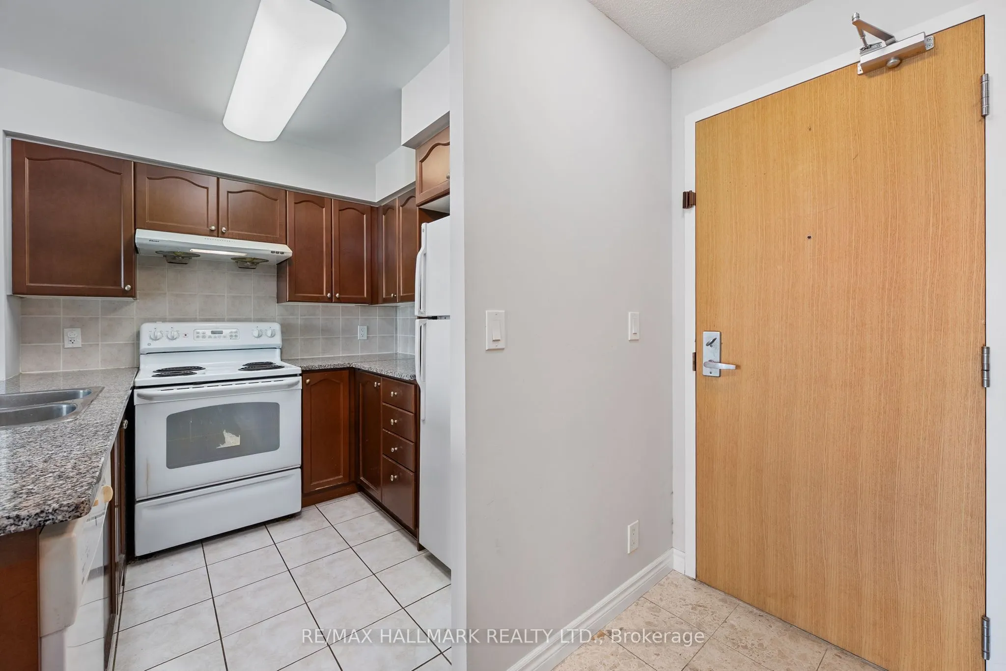 68 Grangeway Avenue, #909