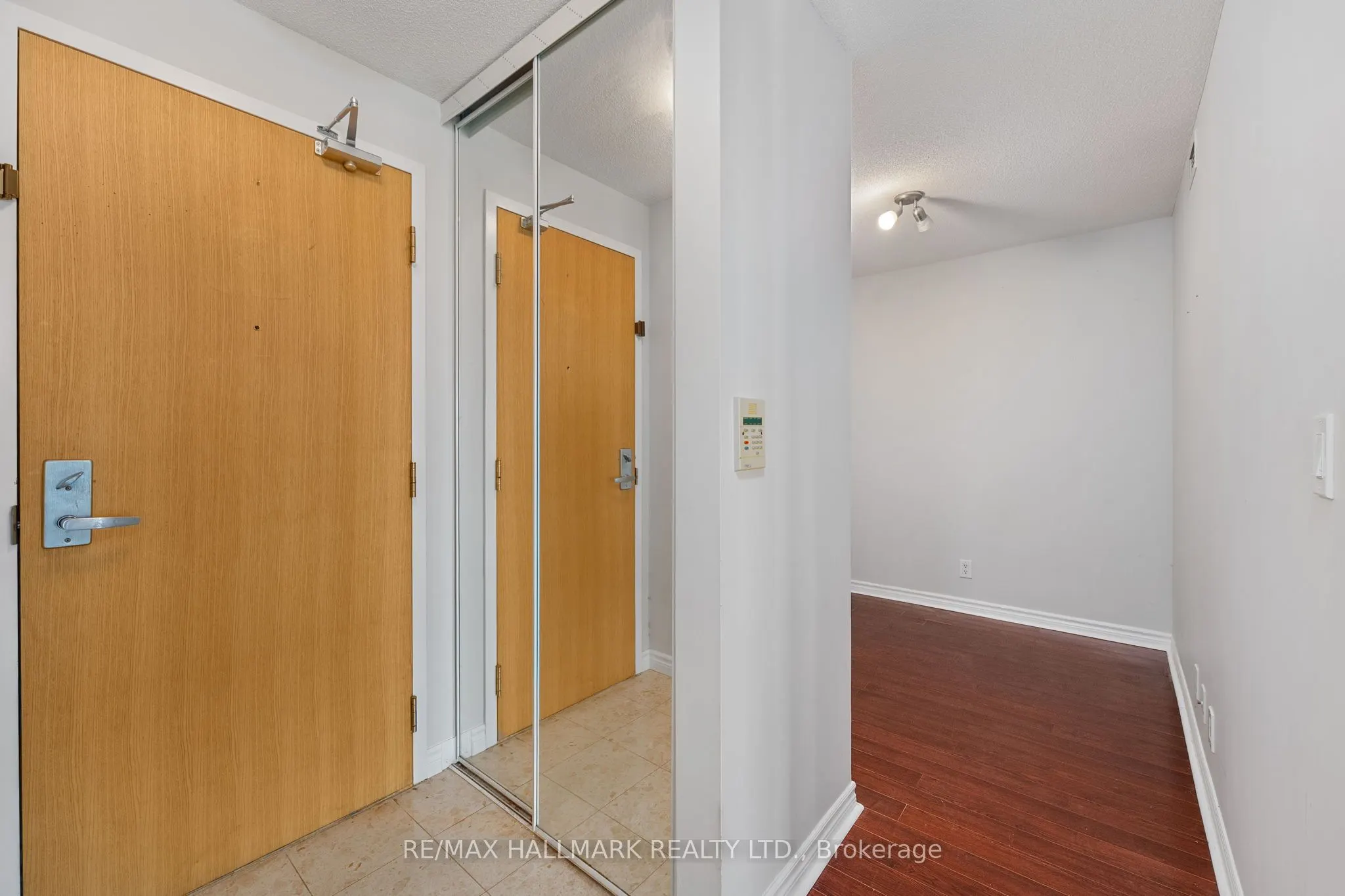 68 Grangeway Avenue, #909